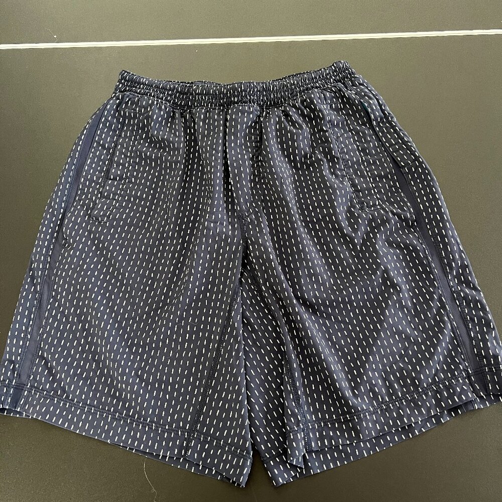 Men's Lululemon Navy with white pattern shorts Size M
